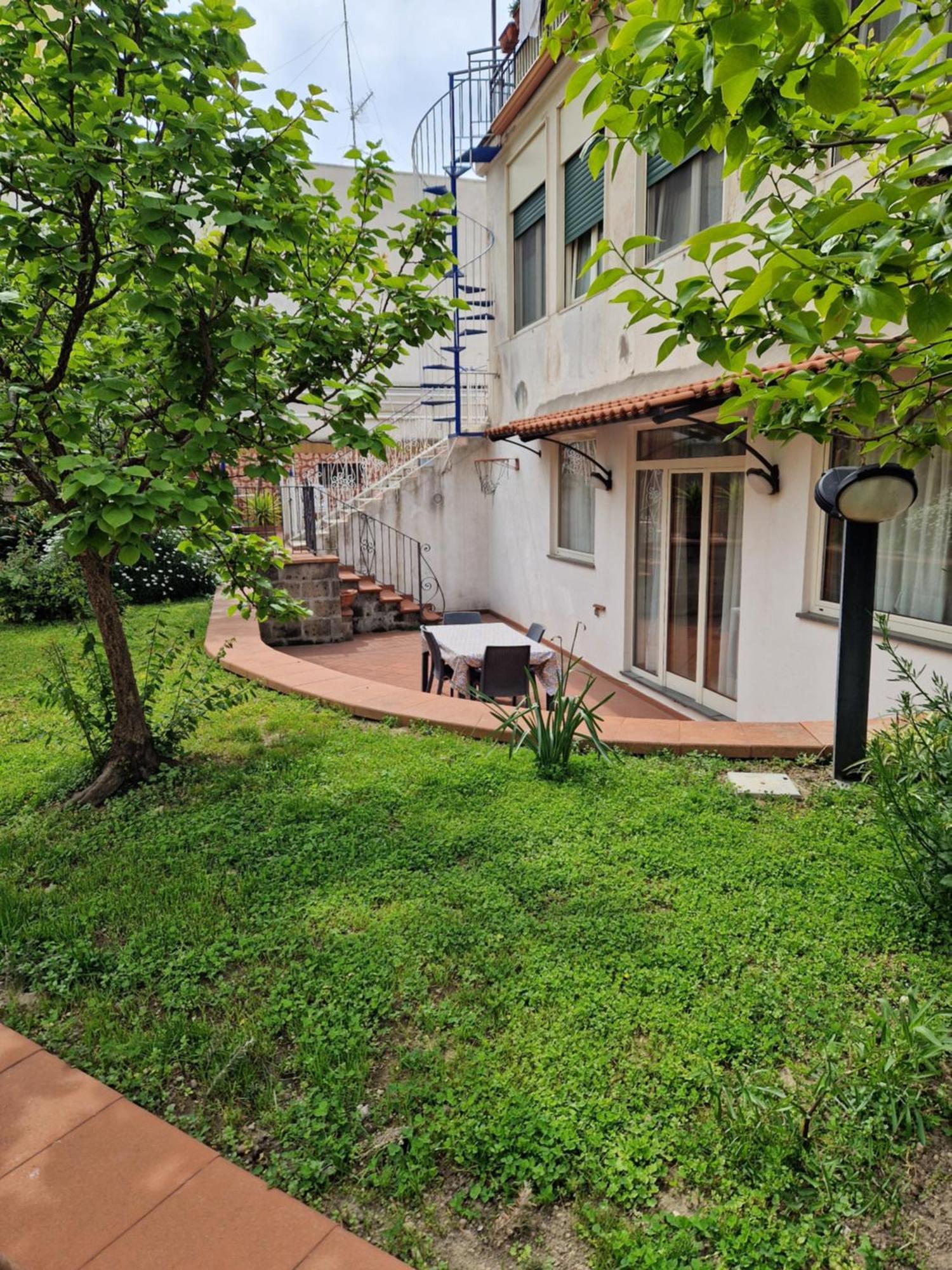 Il Giardino Dei Gigli Διαμέρισμα Meta Εξωτερικό φωτογραφία